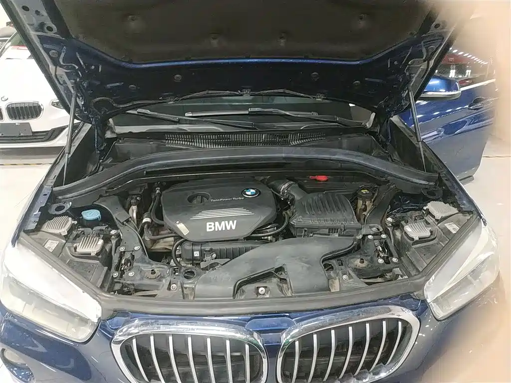 BMW X1 2018 sDrive18Li Premium Model фото 20