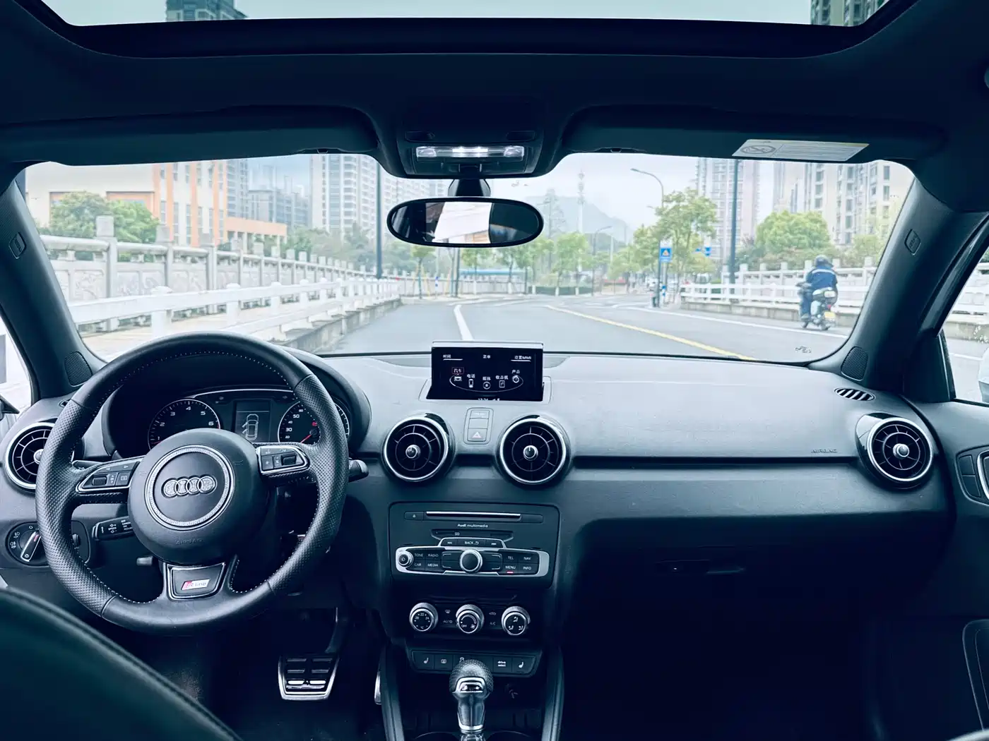 Audi A1 2016 30 TFSI Sportback S Line Sport Edition фото 14