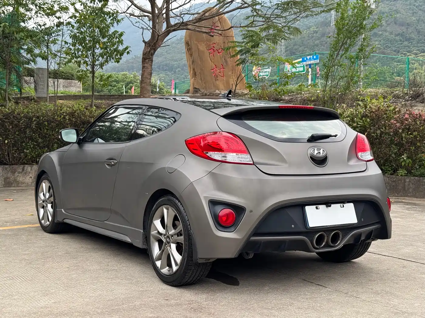 Hyundai Veloster 2015 1.6T Automatic Luxury Edition фото 16