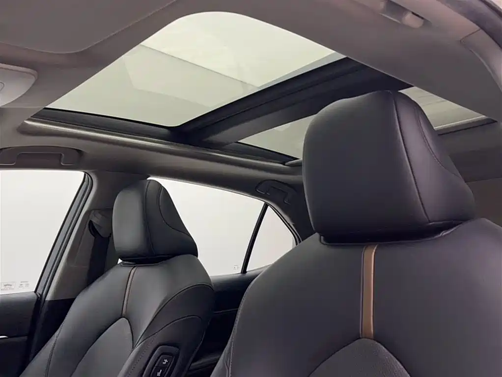 Toyota Camry 2019 2.5G Luxury Edition China VI фото 2
