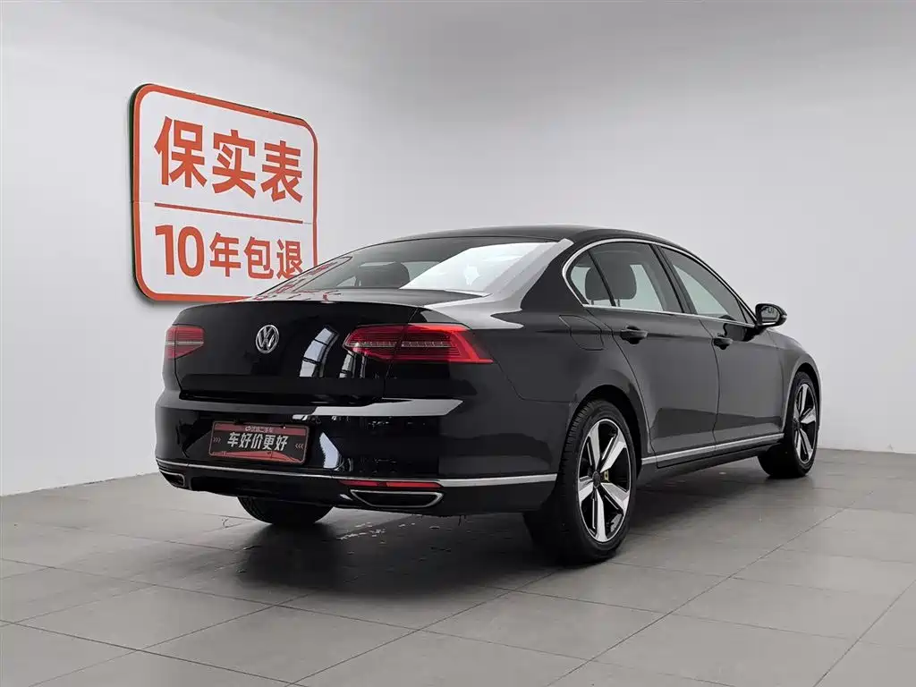 Volkswagen Magotan 2018 330TSI DSG Luxury фото 2