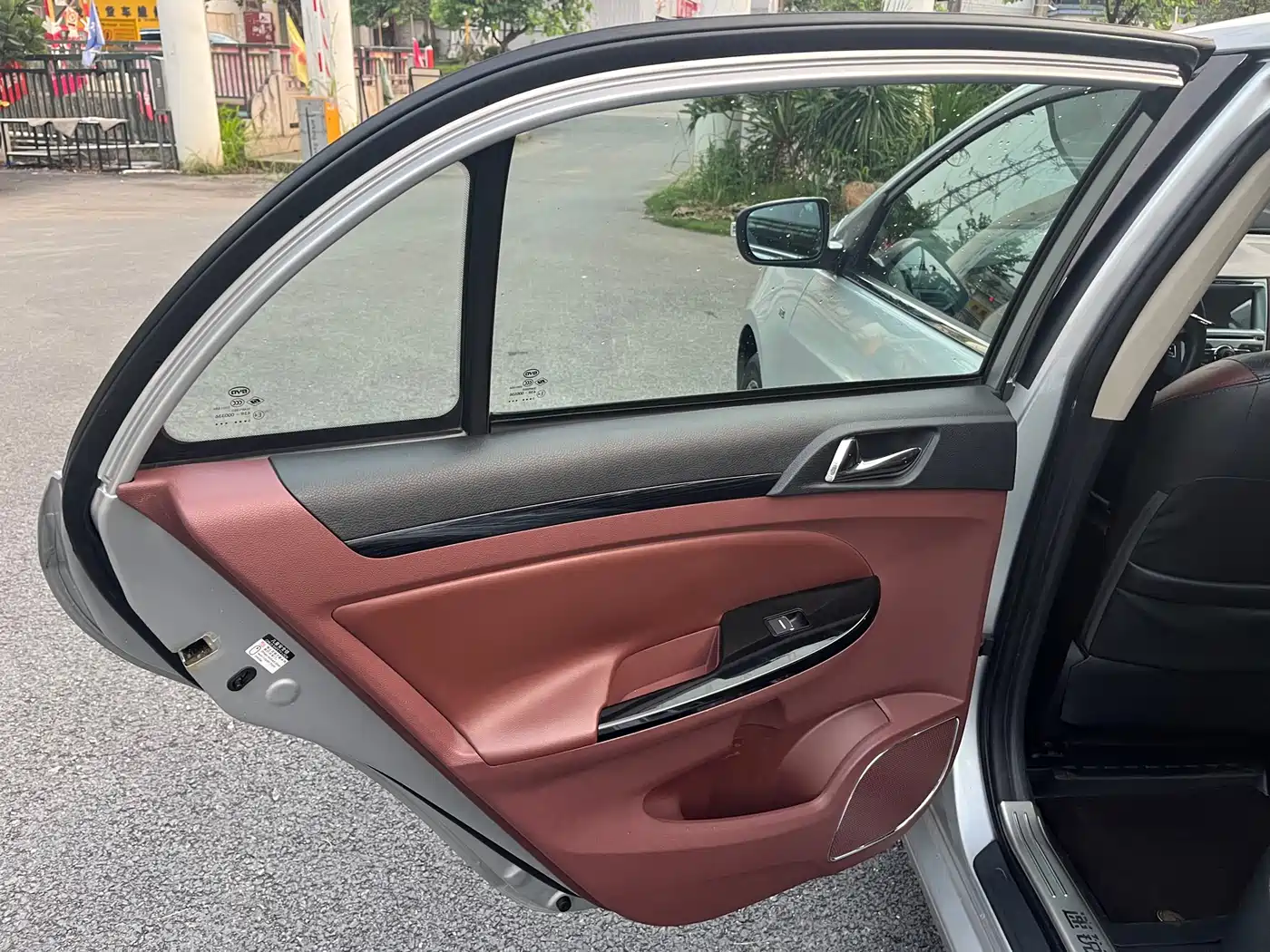 BYD Surui 2015 1.5L Automatic Luxury Model фото 12