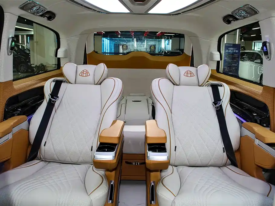 Mercedes-Benz Vito 2023 2.0T Elite 7-Seater фото 25