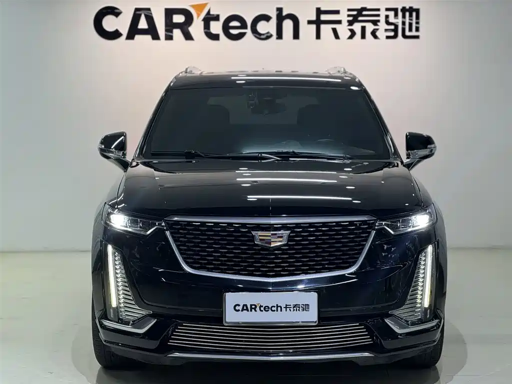 CADILLAC XT6