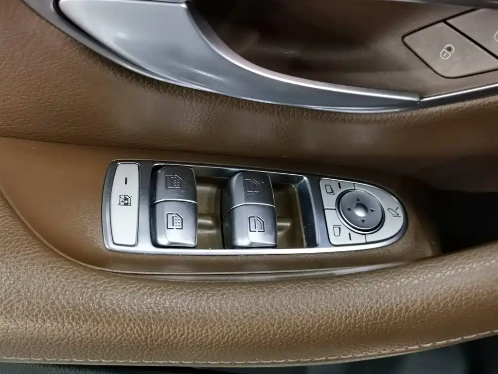 Mercedes-Benz E-Class 2020 E 300 L Sport Luxury Model фото 9