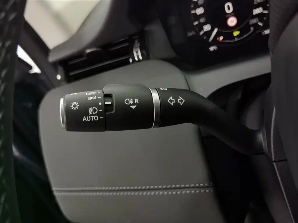 Land Rover Discovery Sport 2024 Performance Technology Edition фото 21
