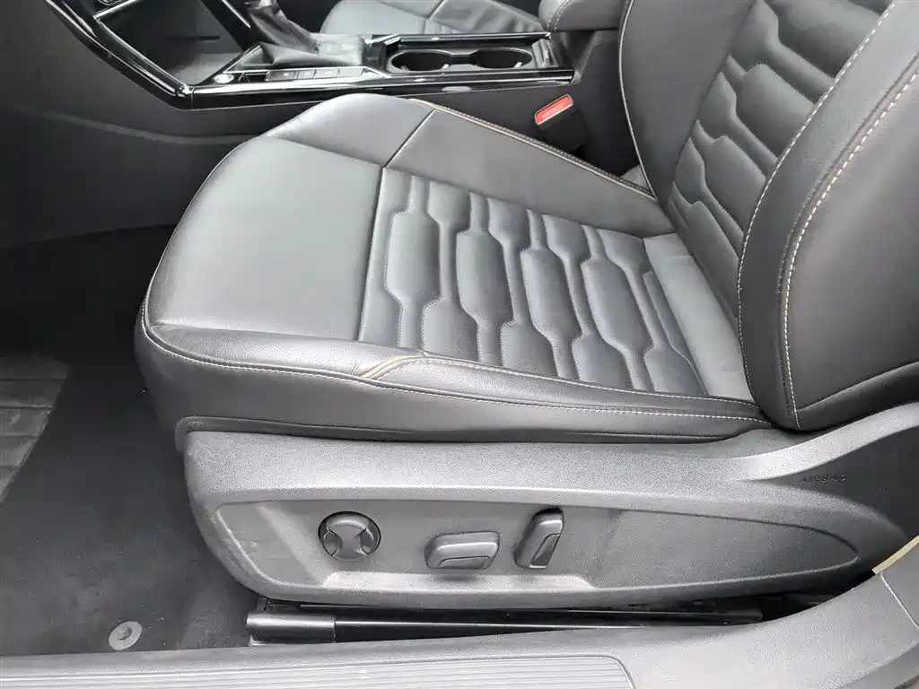 Volkswagen Passat 2021 Model 330TSI Elite Edition фото 20