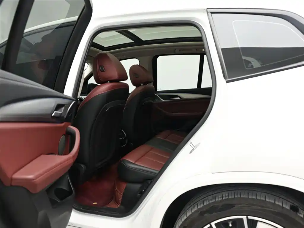 BMW iX3 2022 Innovation Leader фото 14