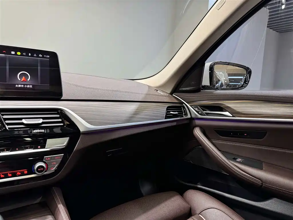 BMW 5 Series 2023 530Li Premium Luxury Package фото 20