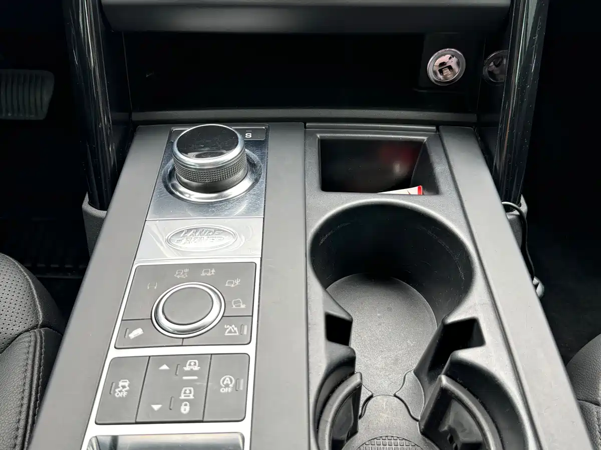 Land Rover Discovery 2019 3.0 SC V6 SE фото 6