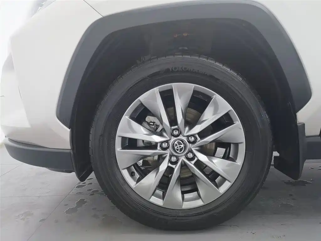 Toyota Wildlander 2023 2.0L CVT FWD Urban фото 17