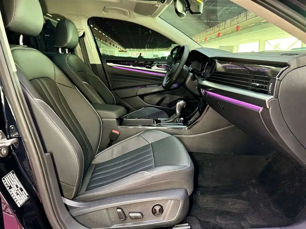 Volkswagen Passat 2023 330TSI Starlight Elite Edition фото 18