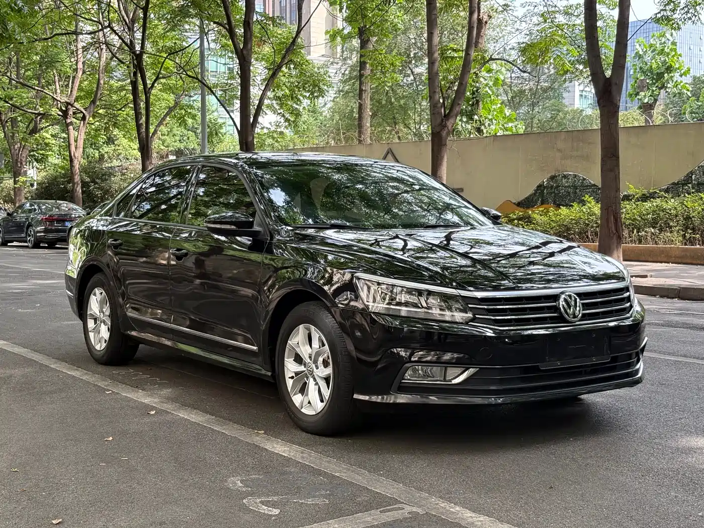 Volkswagen Passat 2017 280TSI DSG Prestige фото 3