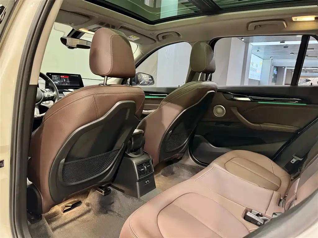 BMW X1 2022 sDrive25Li Leading фото 27