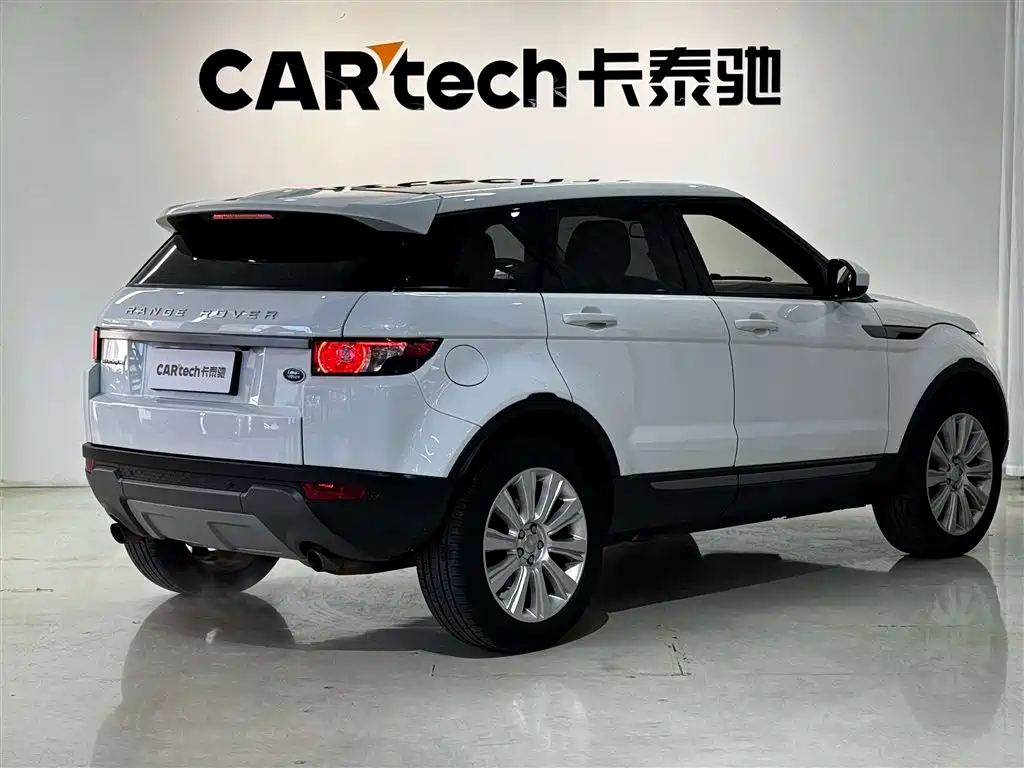 Land Rover Range Rover Evoque 2015 2.0T 5-Door Intelligent Edition фото 4
