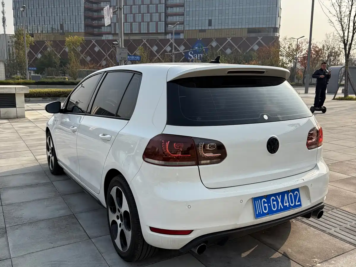Volkswagen Golf GTI 2012 2.0TSI GTI фото 8