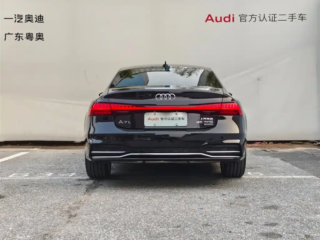 Audi A7L 2025 Model Year 45 TFSI quattro Premium фото 4