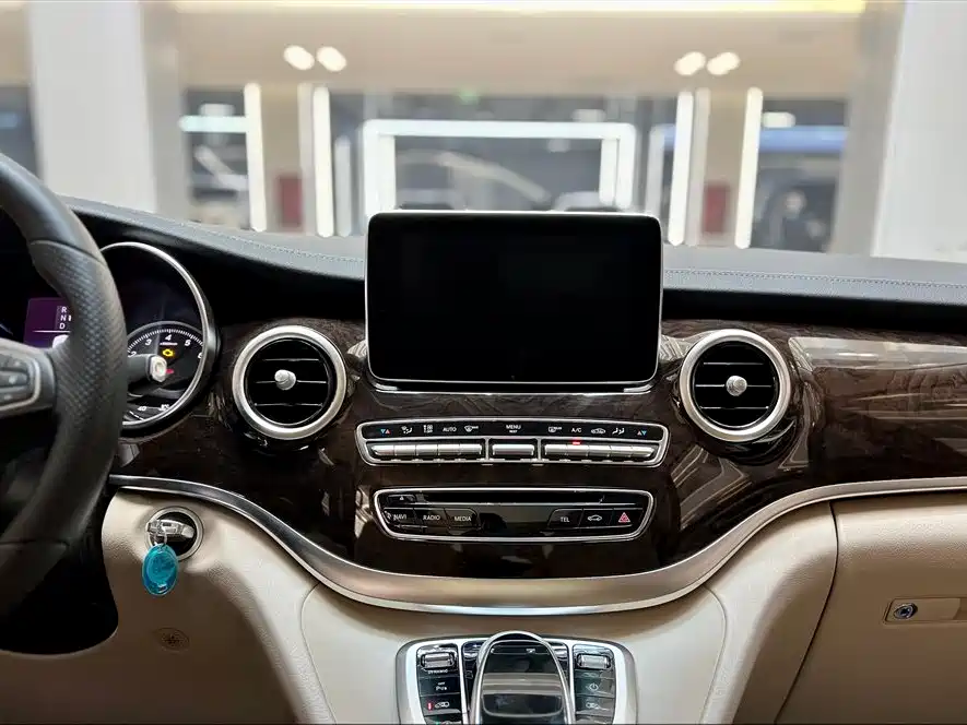Mercedes-Benz V-Class 2018 V 260 L Premium Long Version China V фото 25