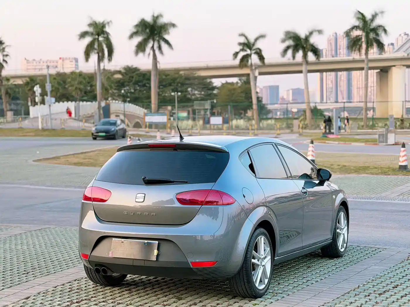 SEAT LEON 2012 2.0TSI CUPRA фото 8