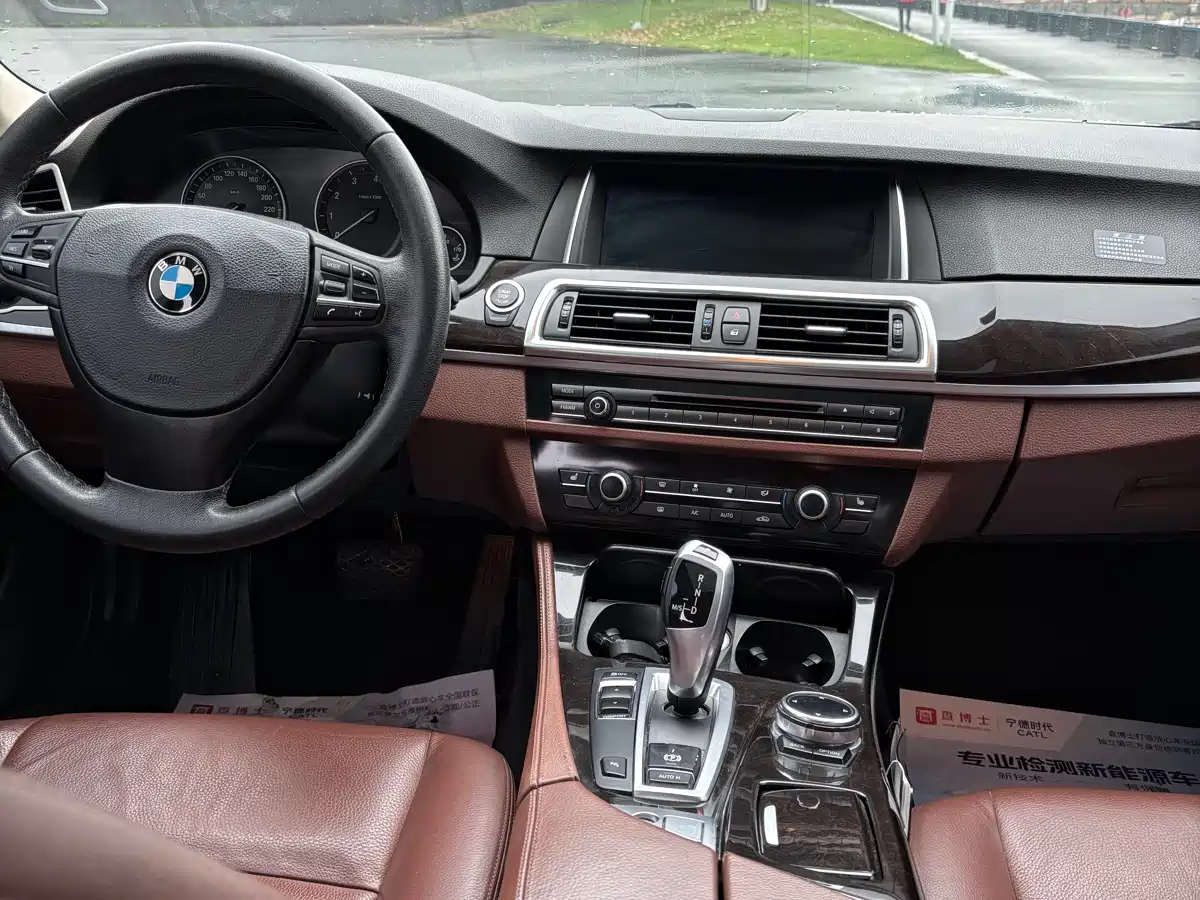 BMW 5 Series 2013 530Li Leadership фото 6