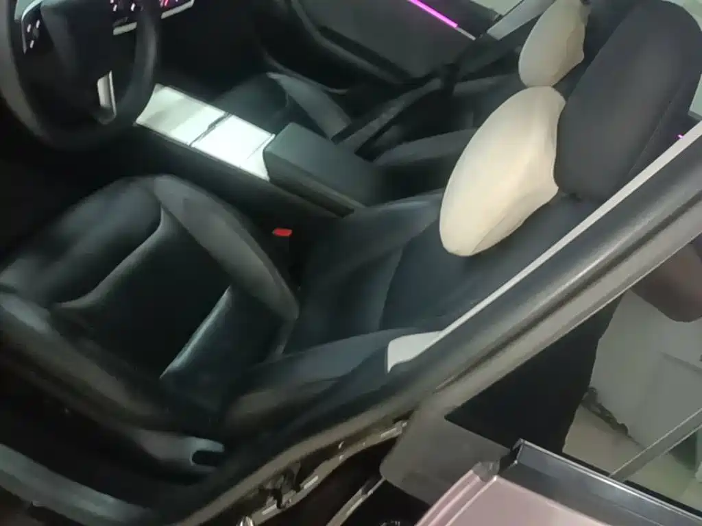 Фото 15 - Tesla Model 3