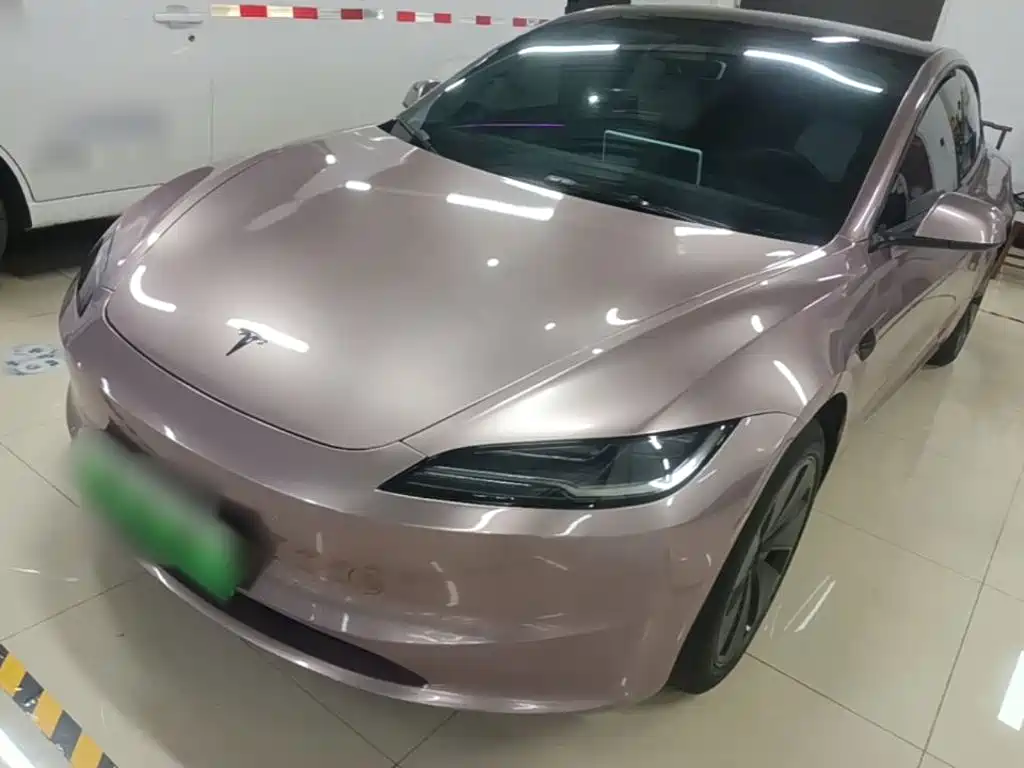 Фото 1 - Tesla Model 3