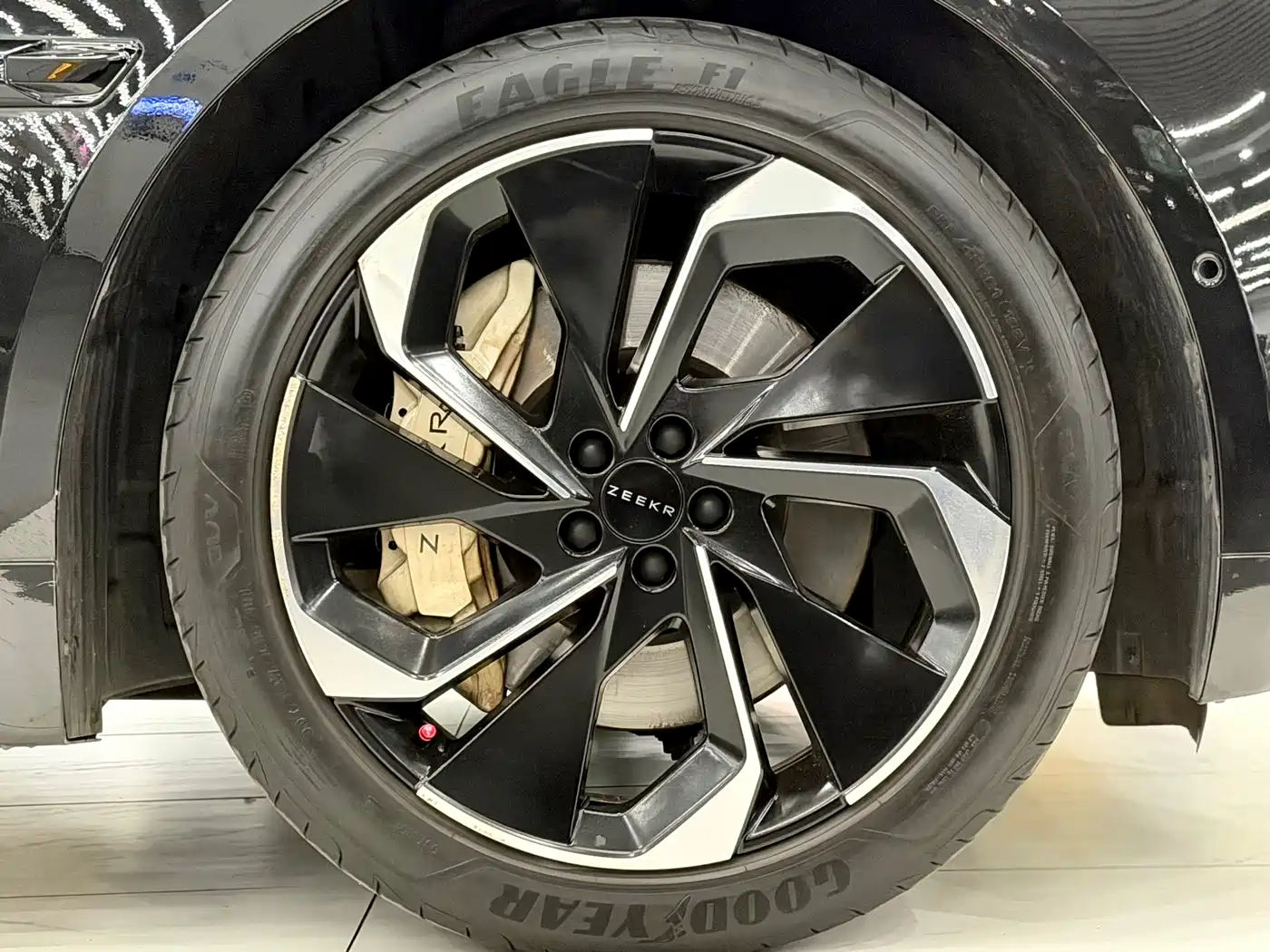 ZEEKR EXTREME KRYPTON 001