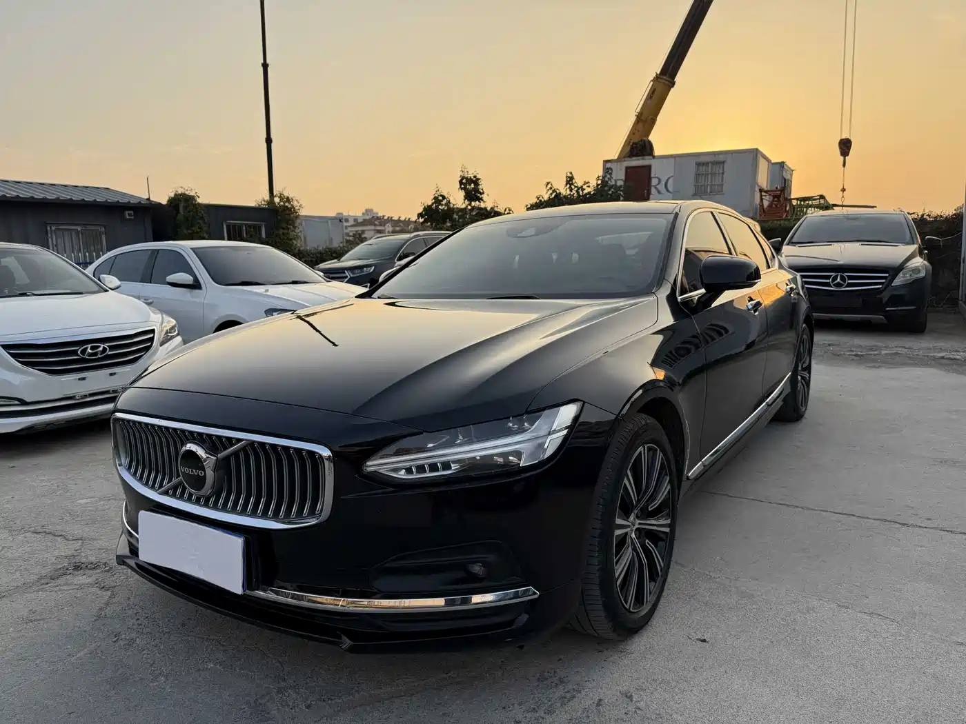 VOLVO S90