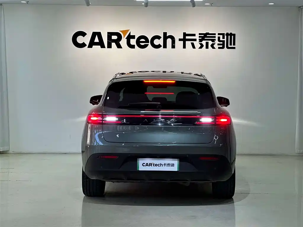 AITO Wenjie AITO M5 2022 Extended Range AWD Flagship фото 6