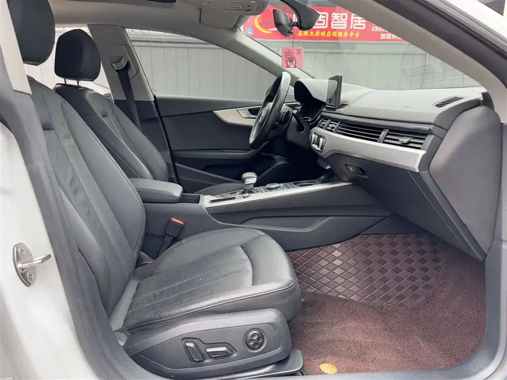 Audi A5 (Import) 2019 Sportback 40 TFSI Fashion фото 28