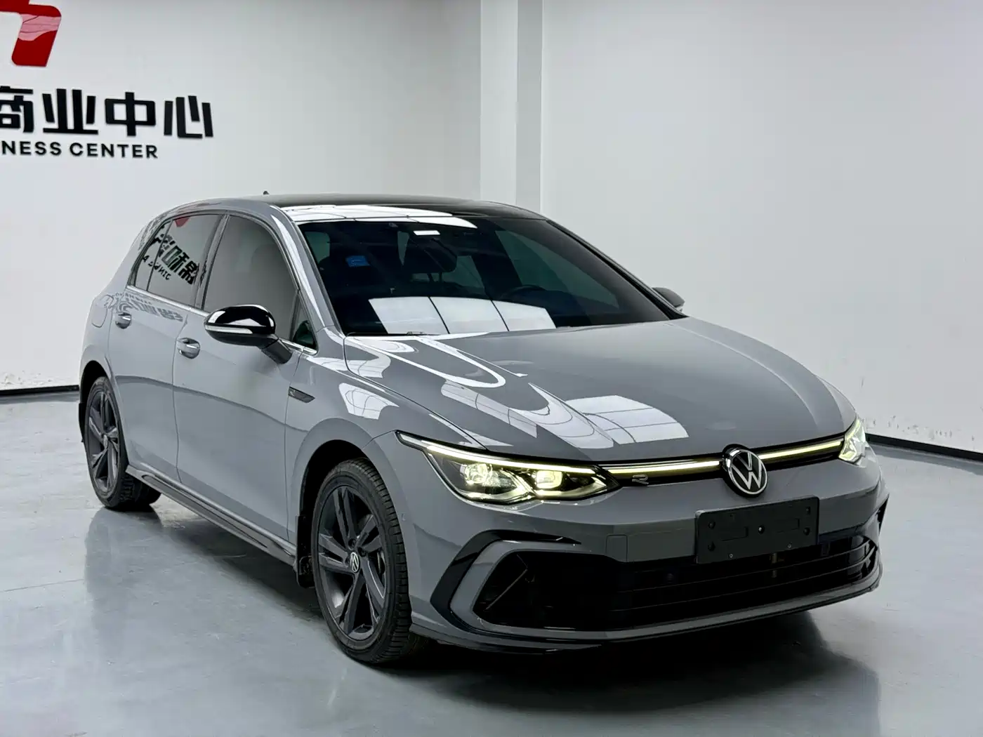Volkswagen Golf 2023 280TSI DSG R-Line Lite фото 3