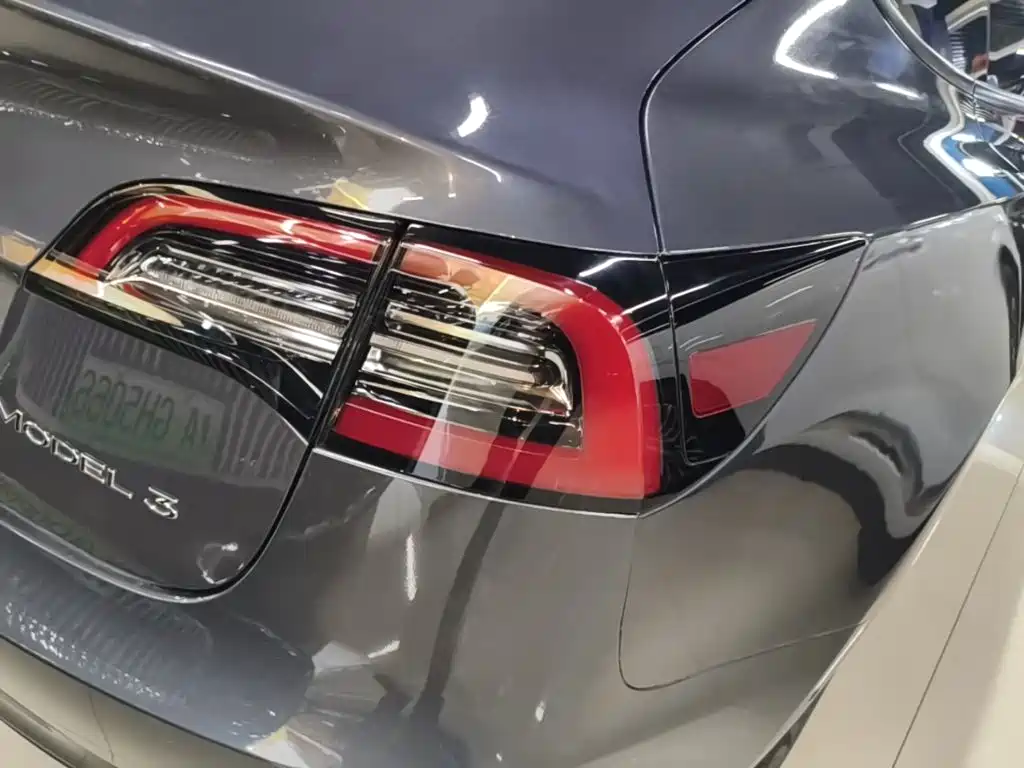 Фото 8 - Tesla Model 3