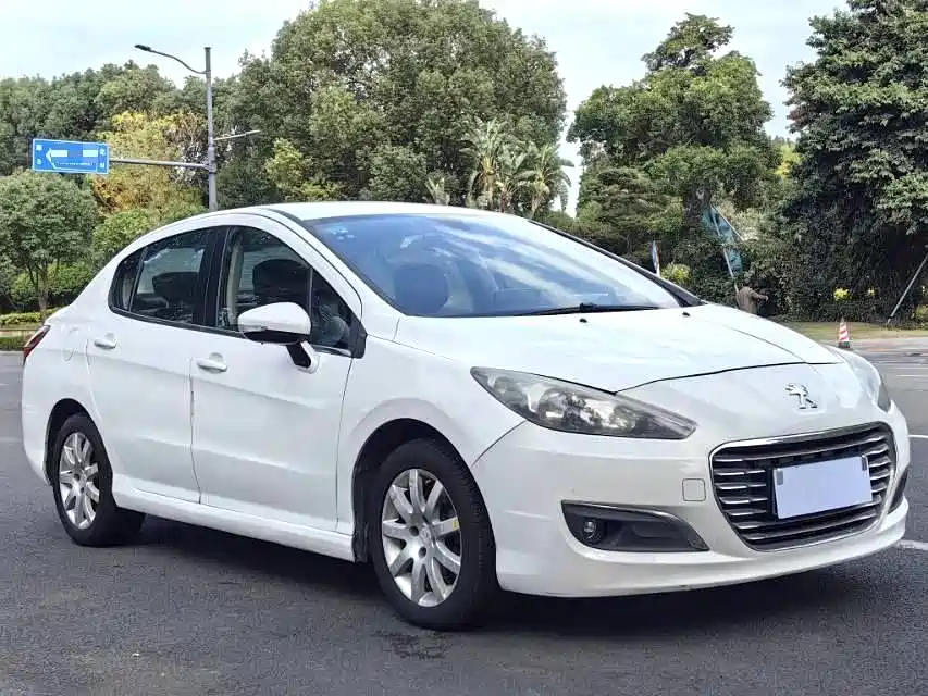 Peugeot 308 2013 Model 1.6L Automatic Superior Style фото 3