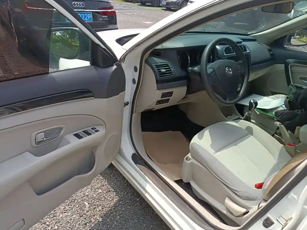 Dongfeng Aeolus Dongfeng Fengshen A60 2019 2016 1.5L Manual Premium