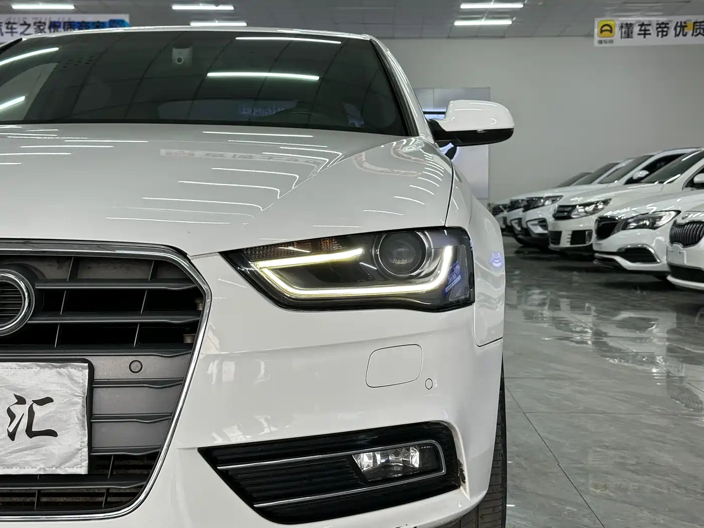 Audi A4L 2015 35 TFSI Auto Comfort фото 2