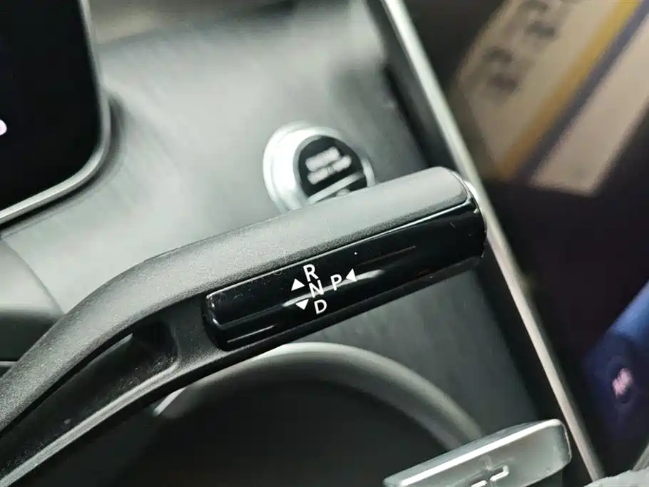 Mercedes-Benz C-Class 2023 Facelift C 200 L Sport Edition фото 16