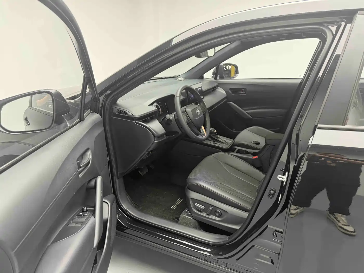 Toyota Corolla Cross 2026 2.0L Elite Edition фото 11