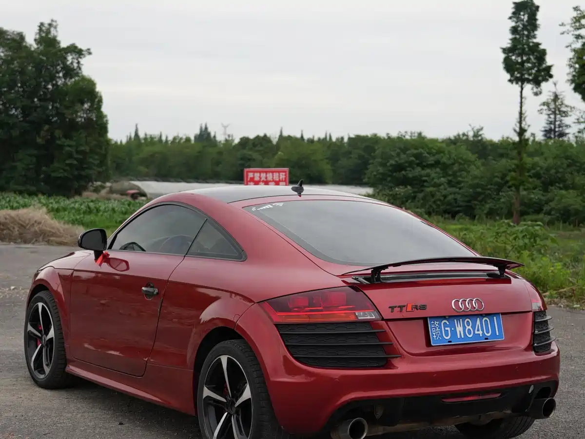 Audi TT 2011 TT Coupe 2.0TFSI фото 8
