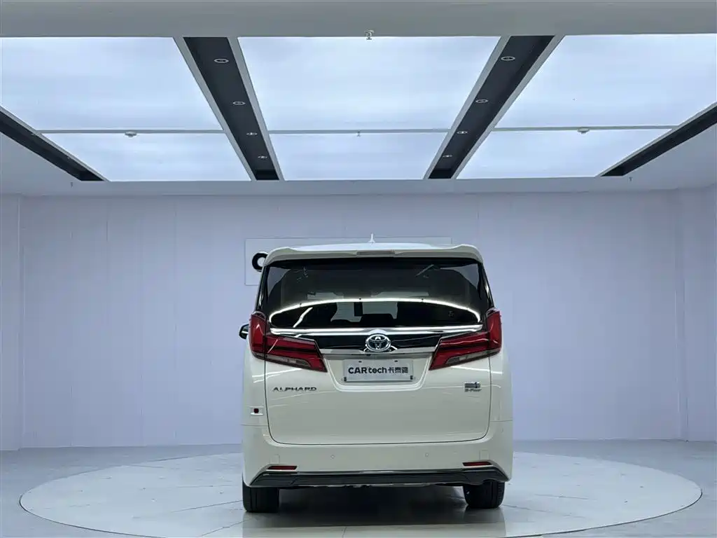 Toyota Alphard 2021 Hybrid 2.5L Luxury фото 3