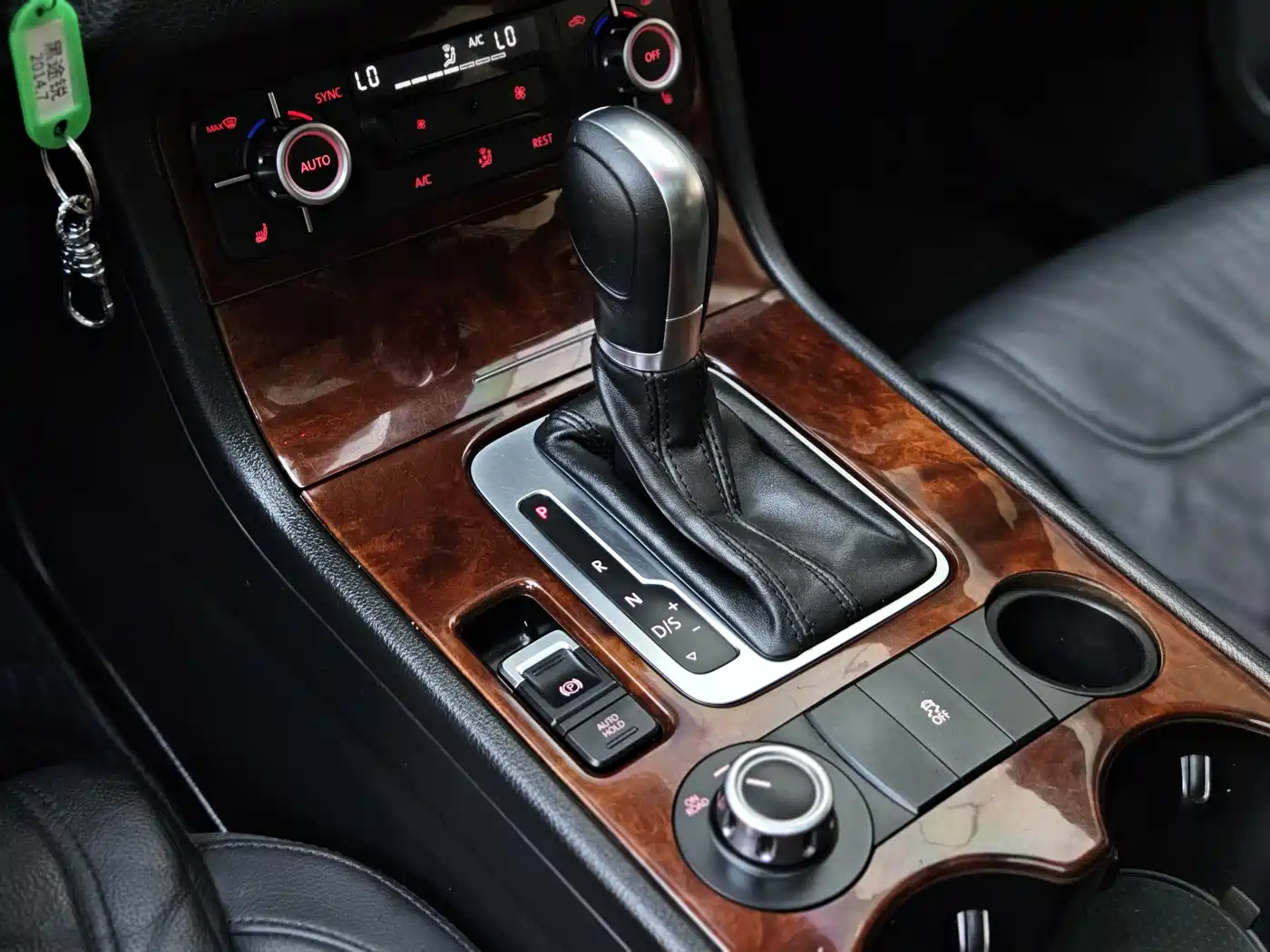 Volkswagen Touareg 2014 3.0TSI New Edge Edition фото 18