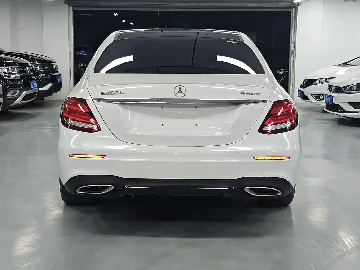 صورة 5 - Mercedes-Benz E-Class