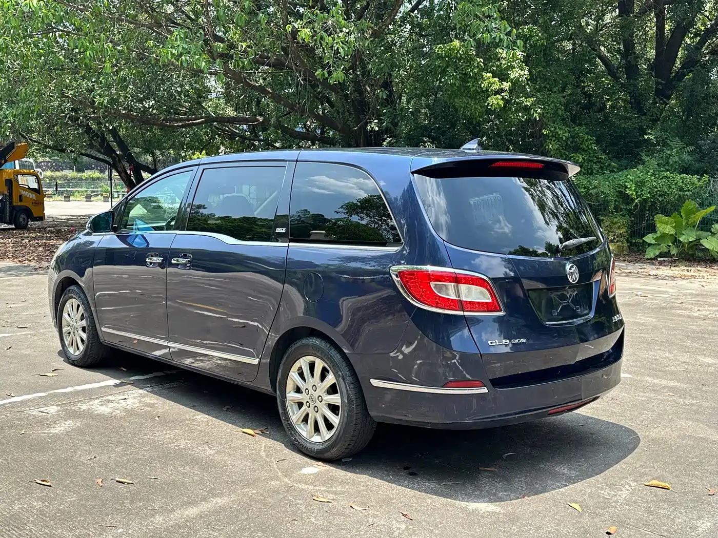 Фото 4 - Buick GL8