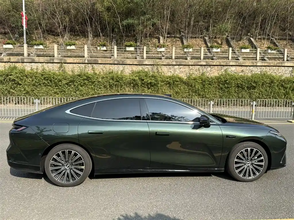 Geely Galaxy Galaxy Xingyao 8 2025 130km EM-P Starship Edition фото 17