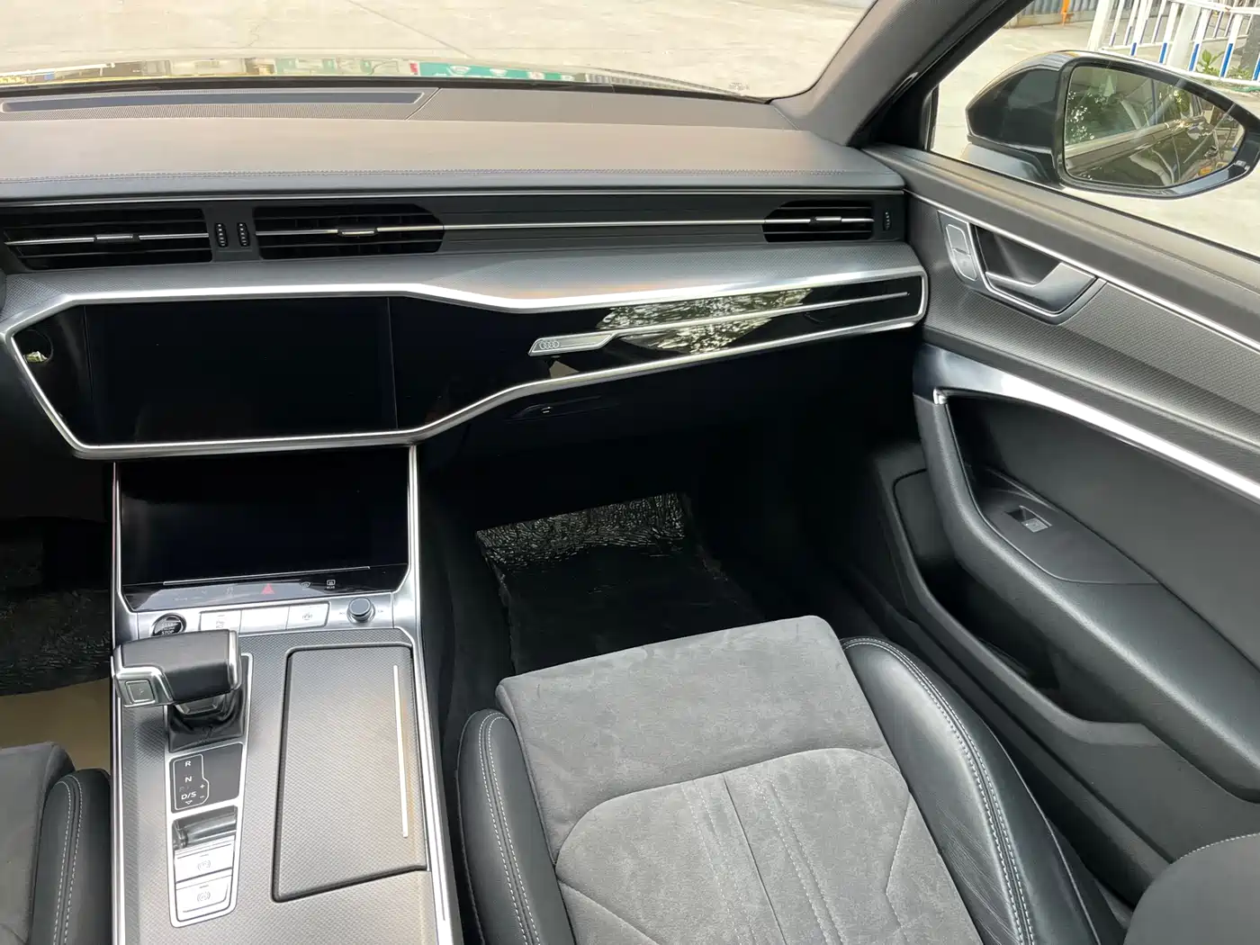Audi A6L 2023 Facelift 40 TFSI Luxury Dynamic фото 10