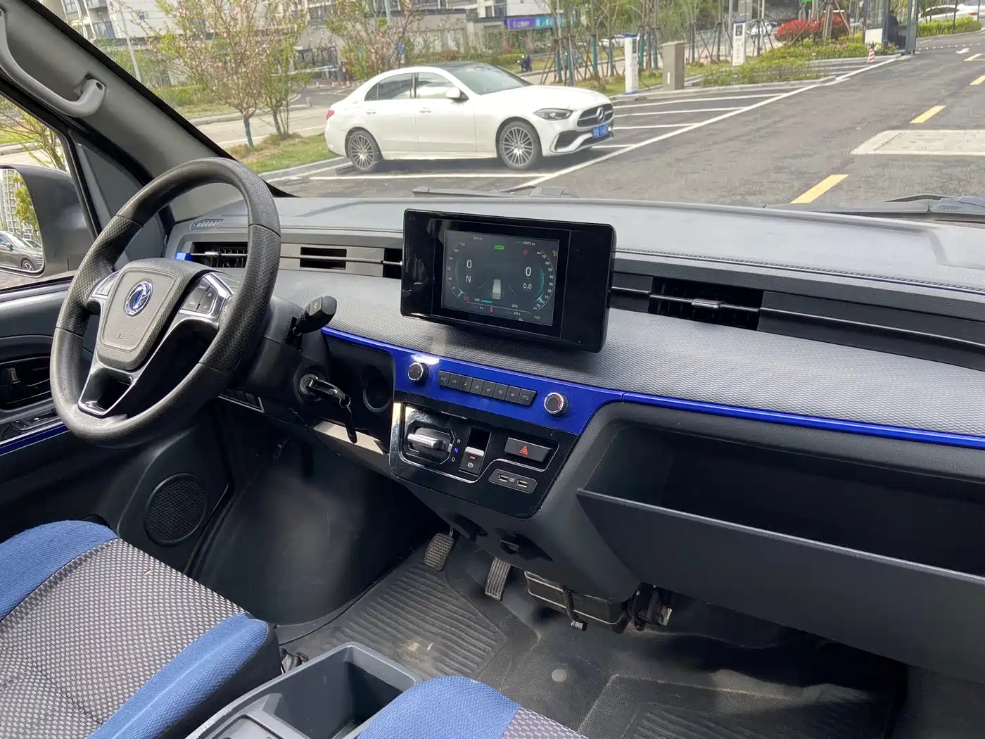 DONGFENG YUFENG EM27