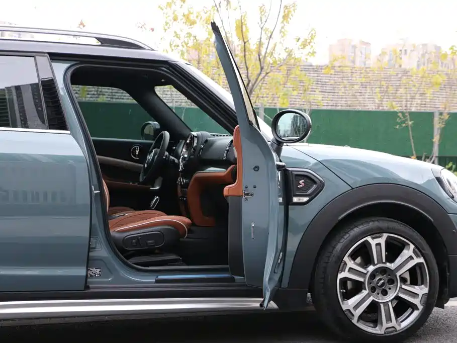 MINI COUNTRYMAN 2024 2023 Facelift 2.0T COOPER S ALL4 Connoisseur