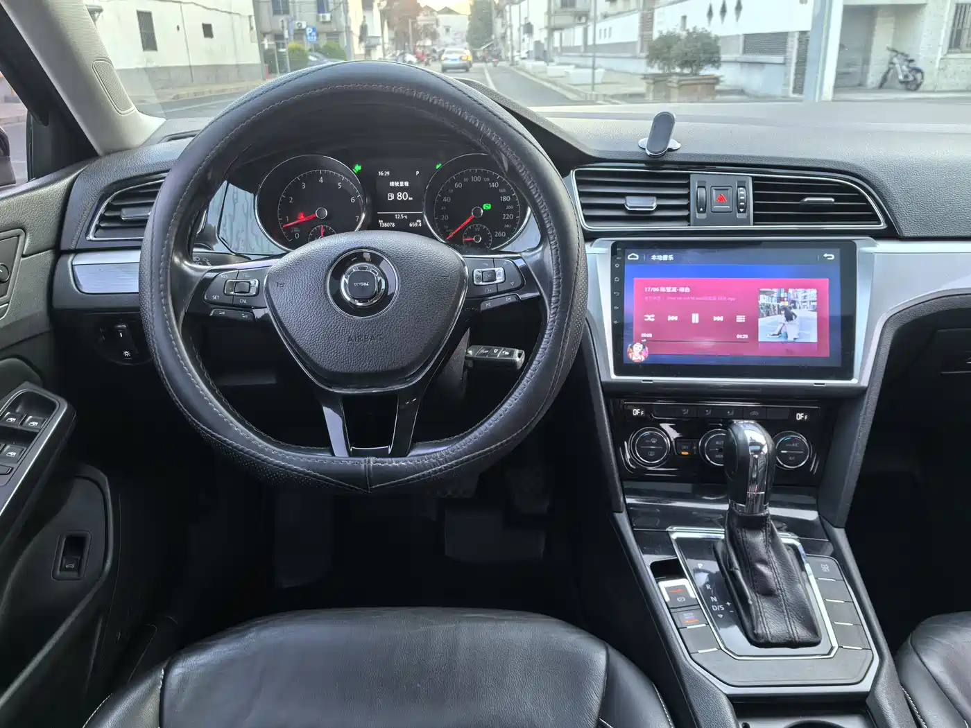 Volkswagen Lamando 2015 280TSI DSG Comfort фото 4