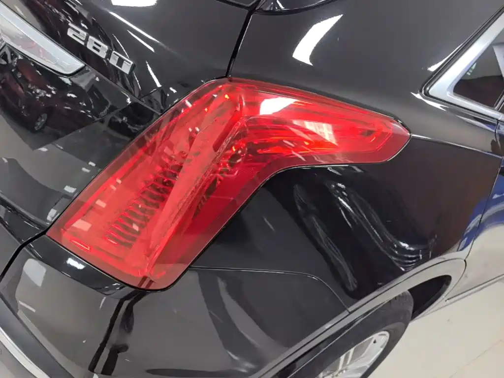 Cadillac XT5 2016 2016 28T AWD Luxury Model