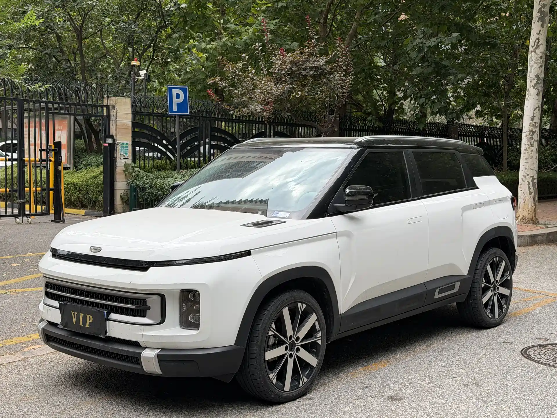 Фото 1 - Geely ICON