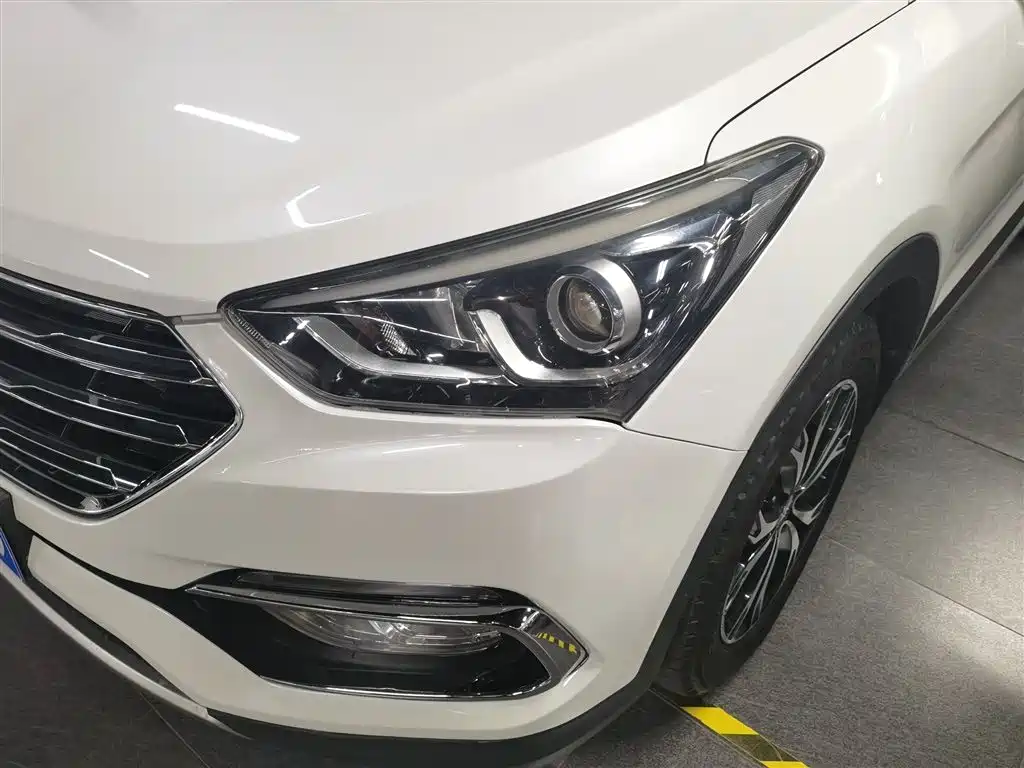 Hyundai Santa Fe 2017 2.0T Automatic 2WD Intelligent 7-Seater фото 3